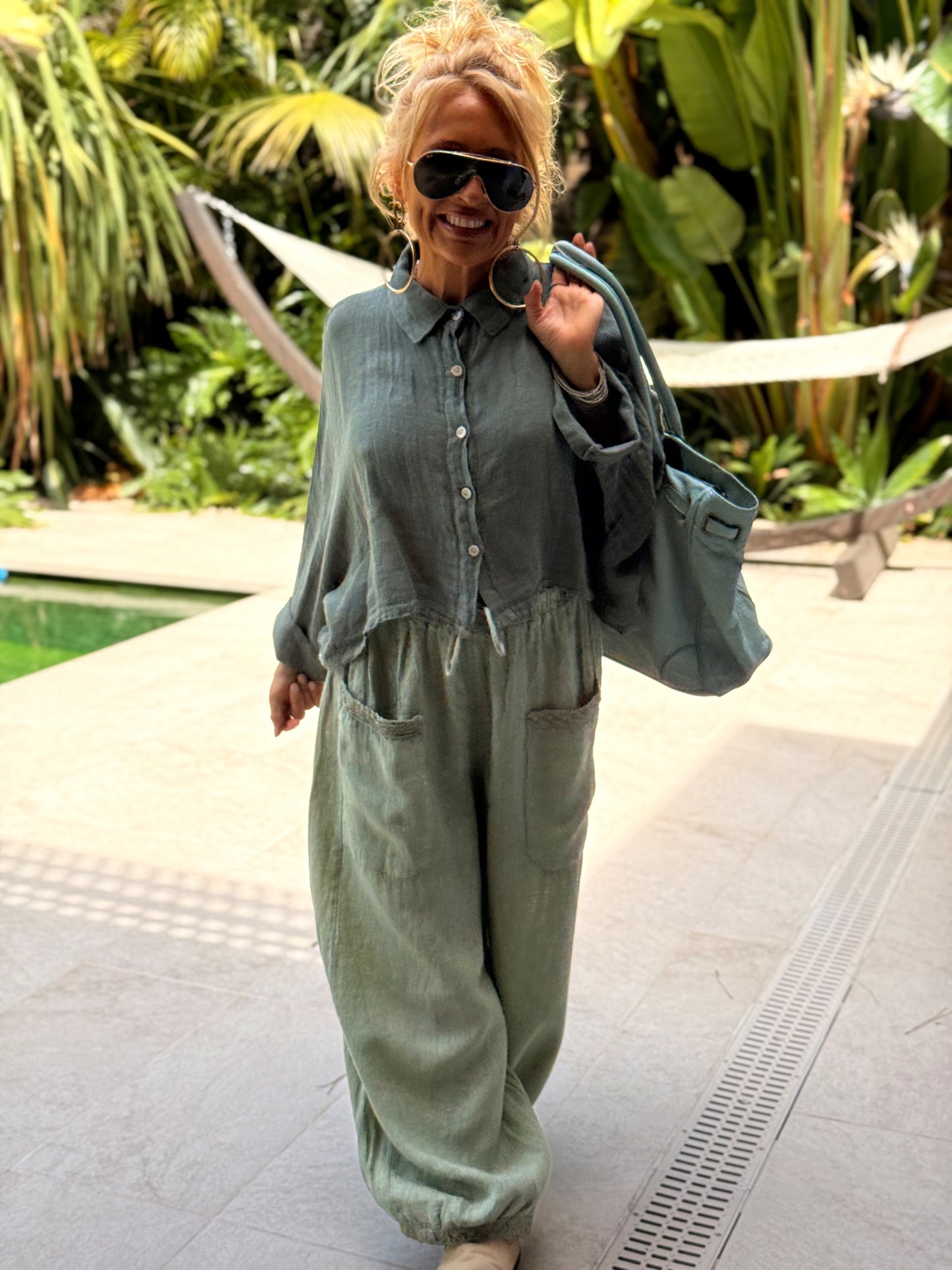 PANTALON OVERSIZE CON ENCAJE MULTICOLOR