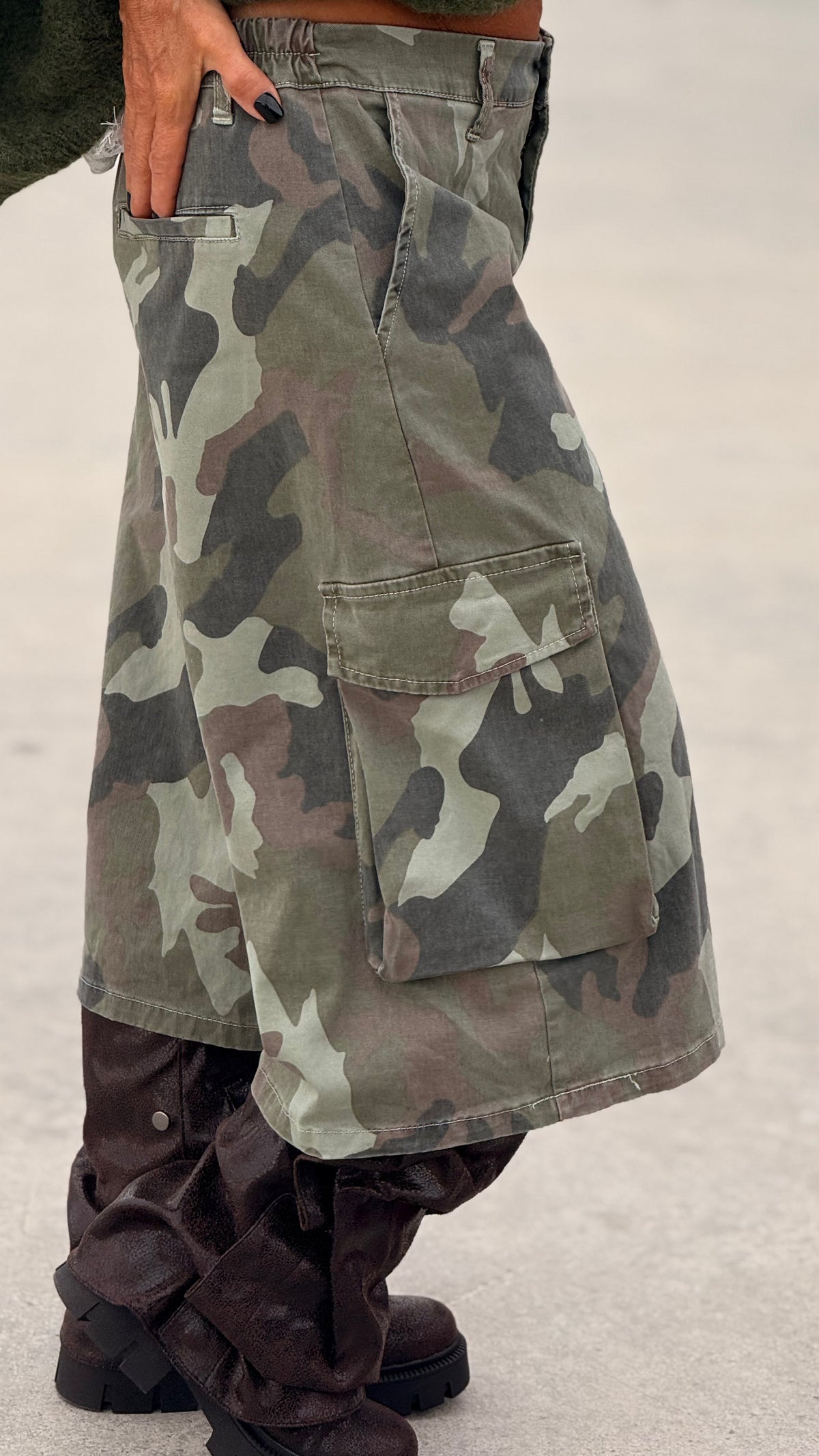 BERMUDA OVERSIZE CAMUFLAJE MULTICOLOR