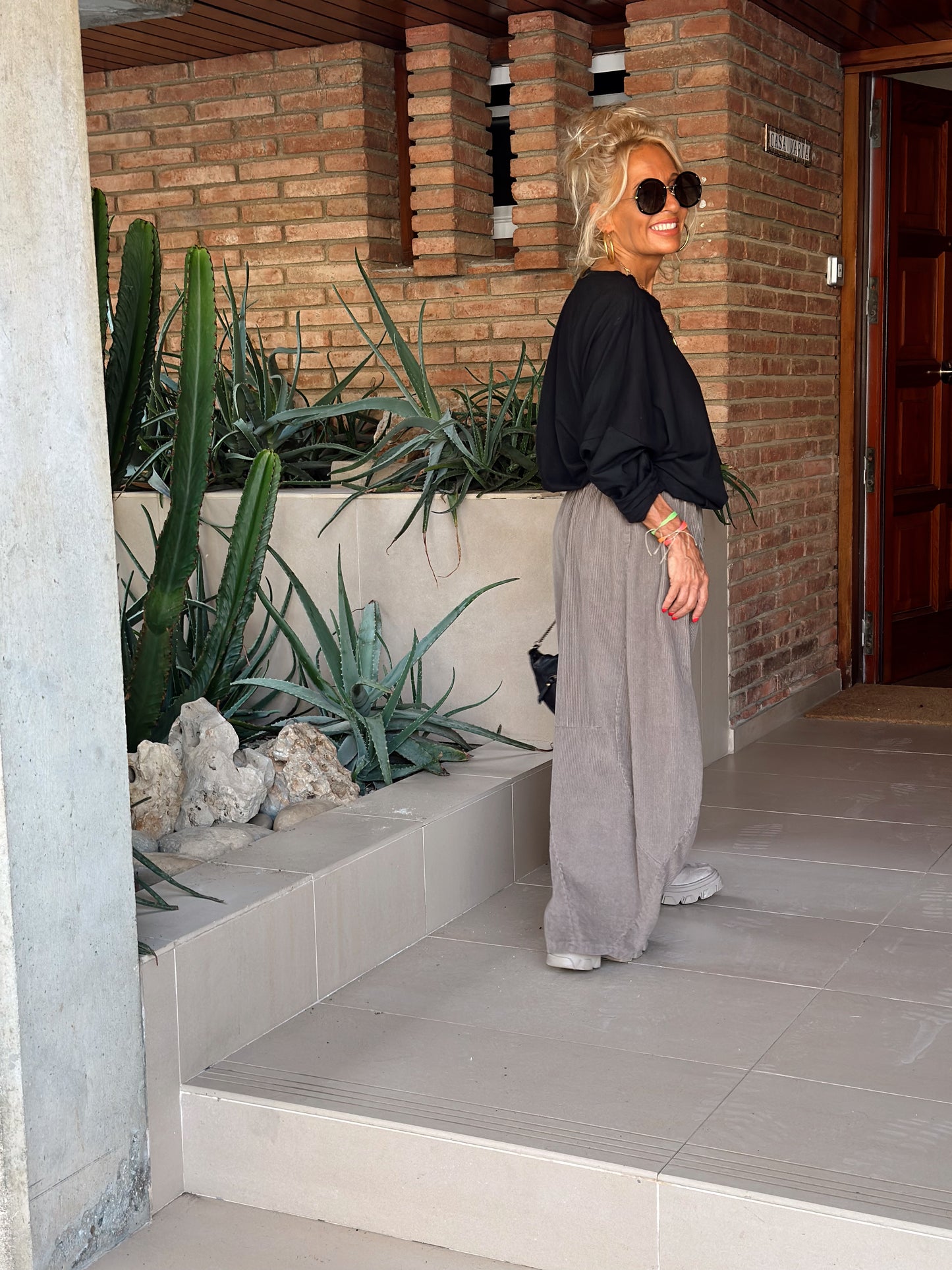 PANTALON  DE PANA OVERSIZE FIONA TOPO