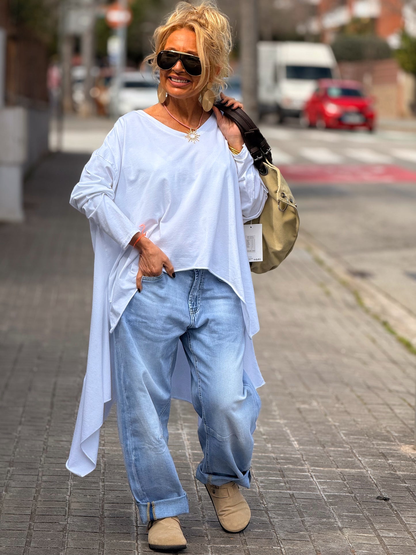 CAMISETA OVERSIZE ASIMÉTRICA MULTICOLOR