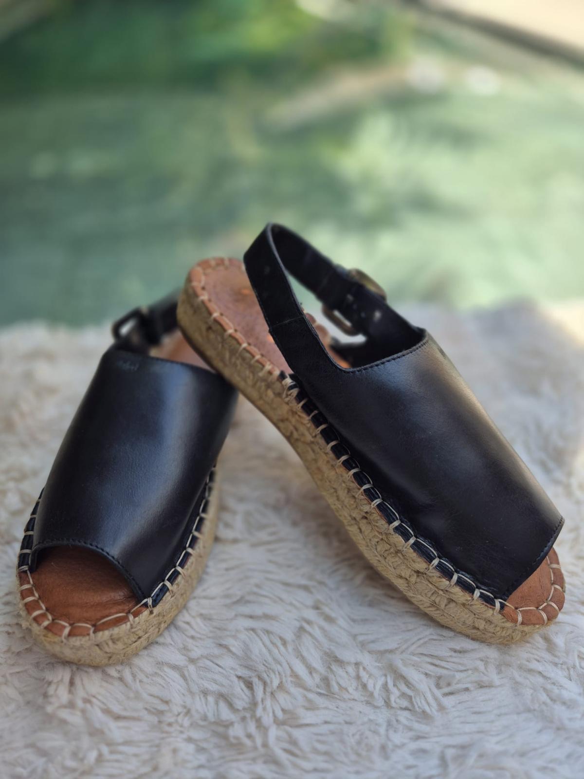 SANDALIA PLATAFORMA FRYDA