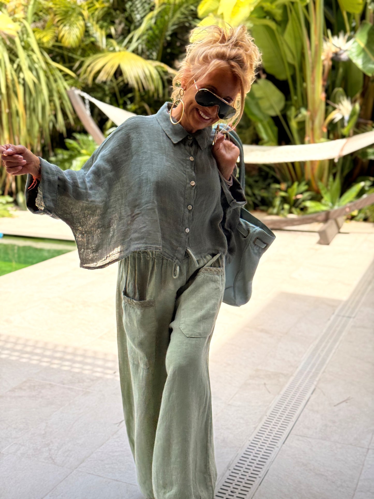 PANTALON OVERSIZE CON ENCAJE MULTICOLOR