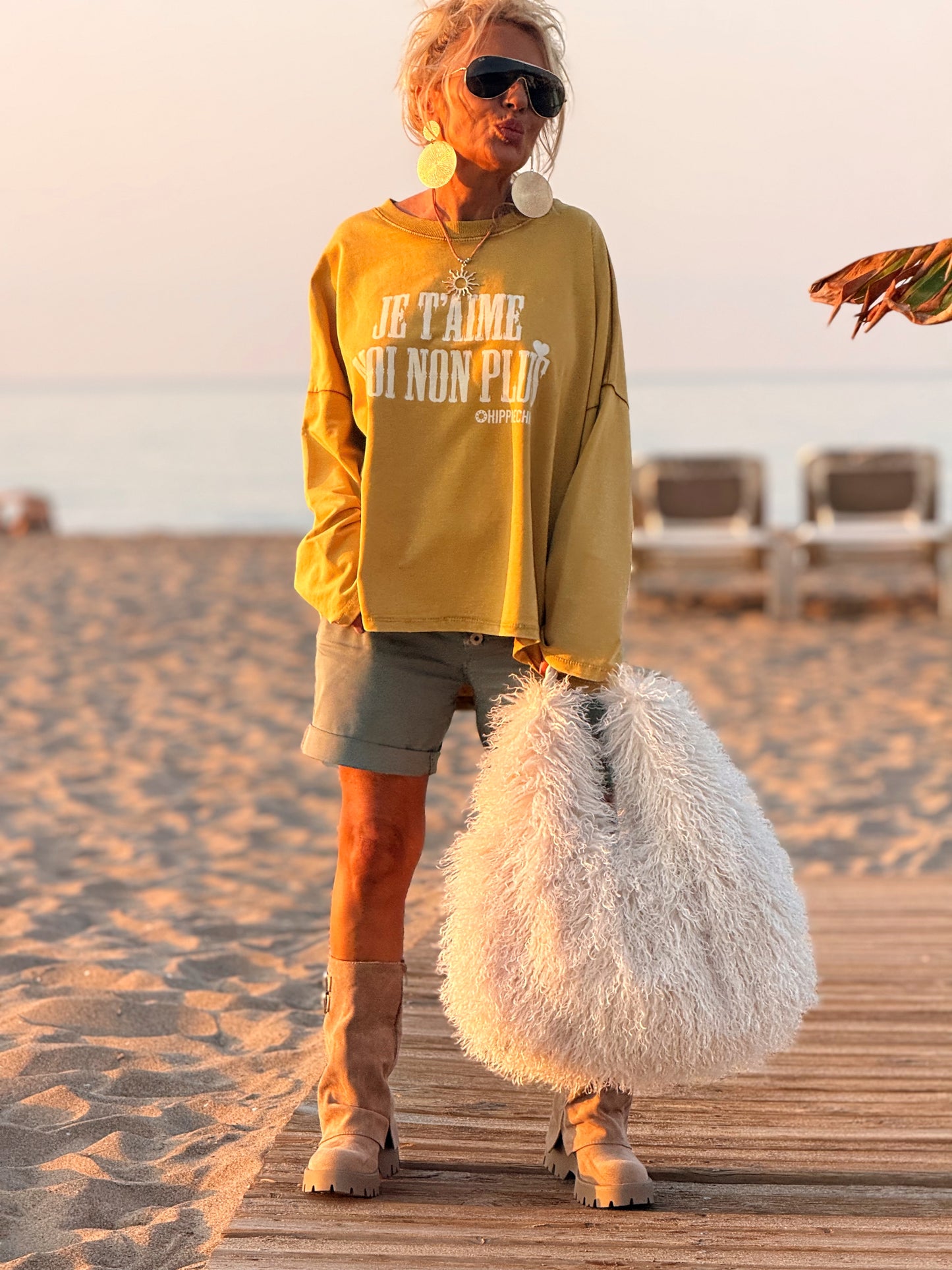 SUDADERA OVERSIZE JE T’AIME MOI NON PLUS MULTICOLOR