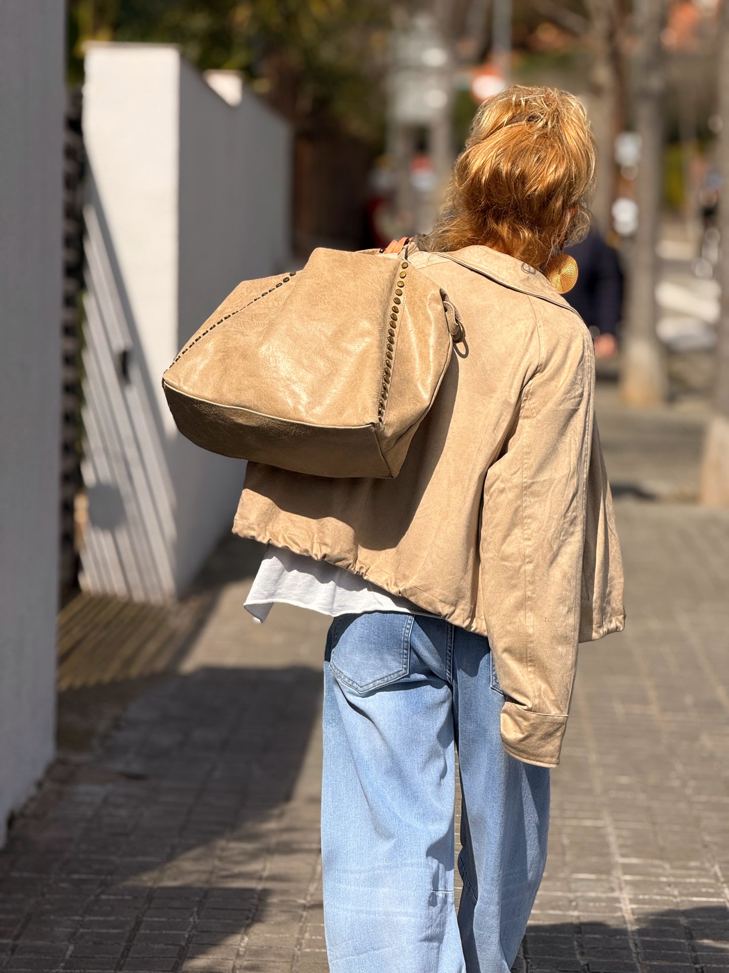 CHAQUETA CORTA AJUSTABLE ANTELINA BEIGE