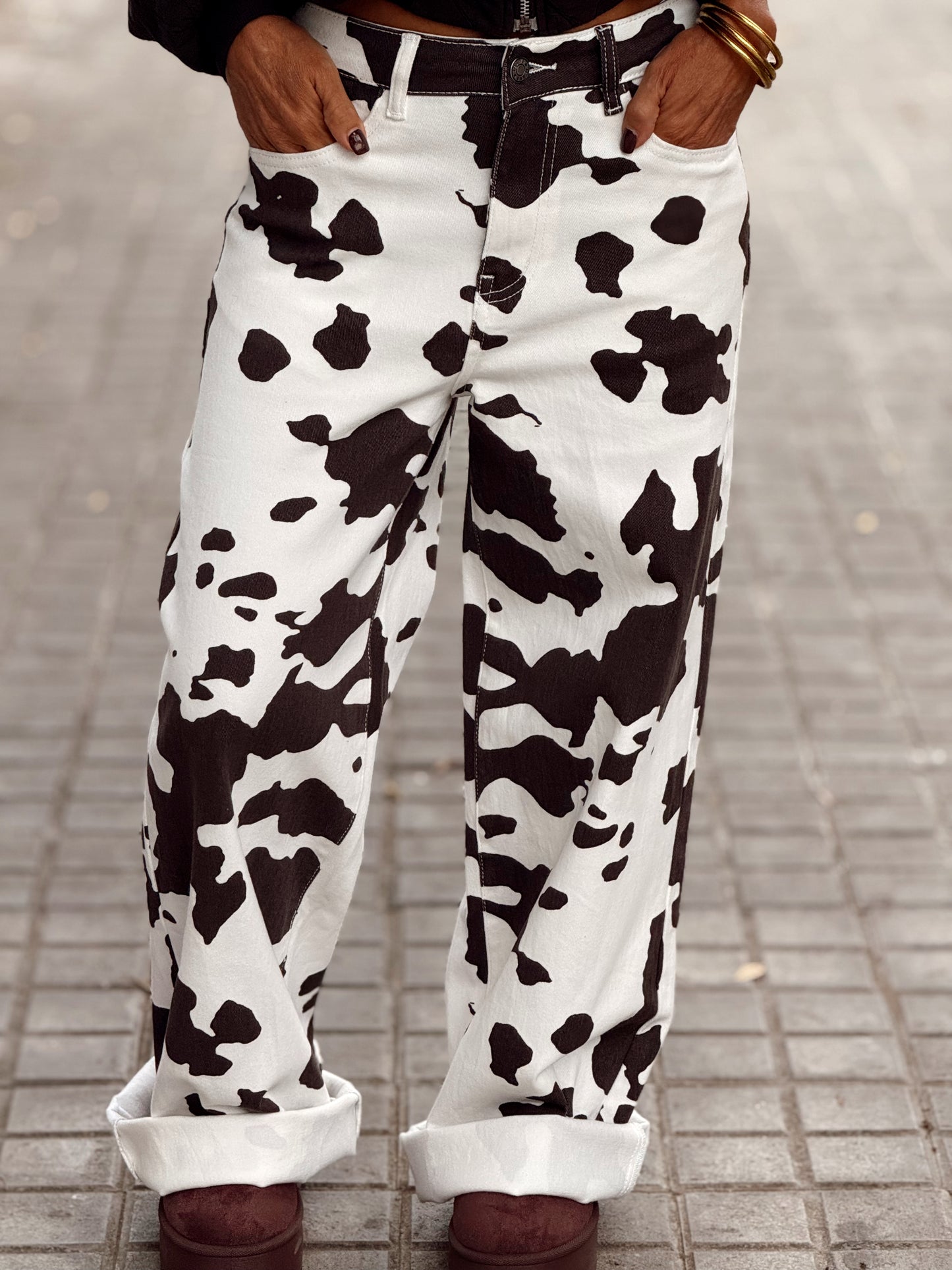 JEANS ESTAMPADO VACA MARRON