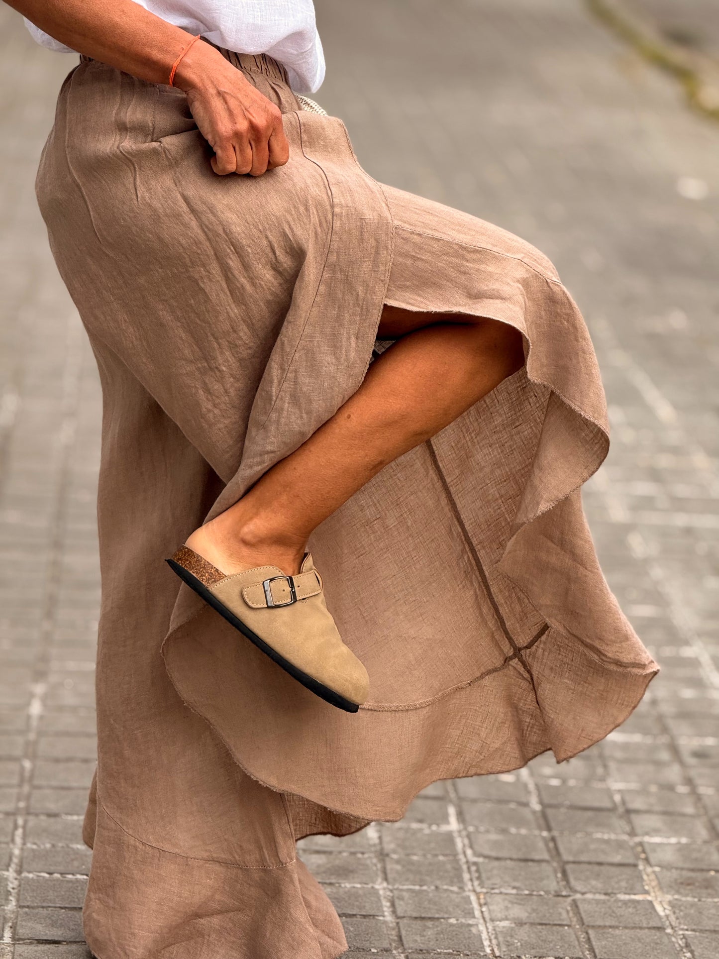 PANTALON CON NUDE LINO CAMEL