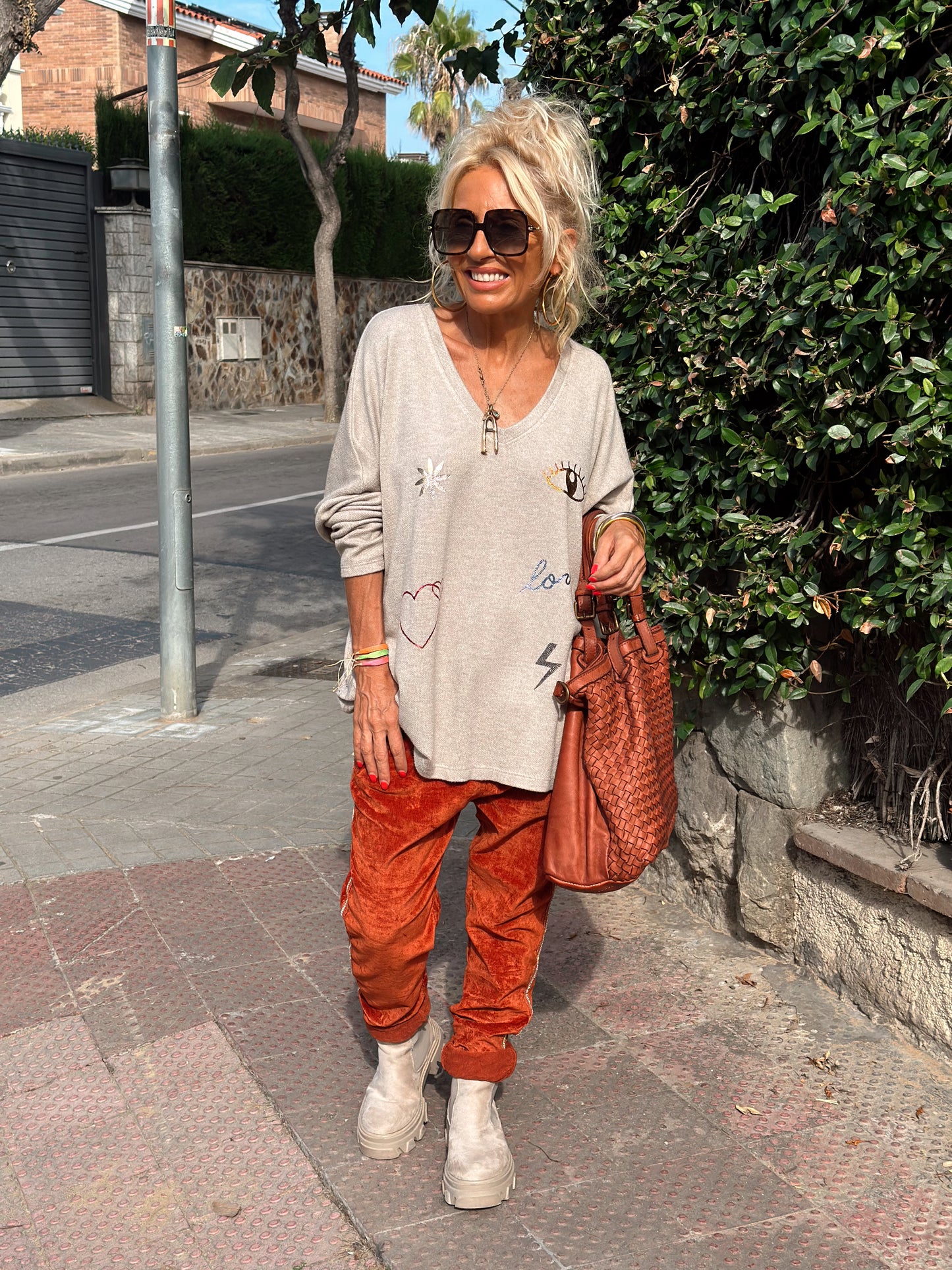 PANTALON OVERSIZE DE PANA CON BANDA BRILLANTE TEJA