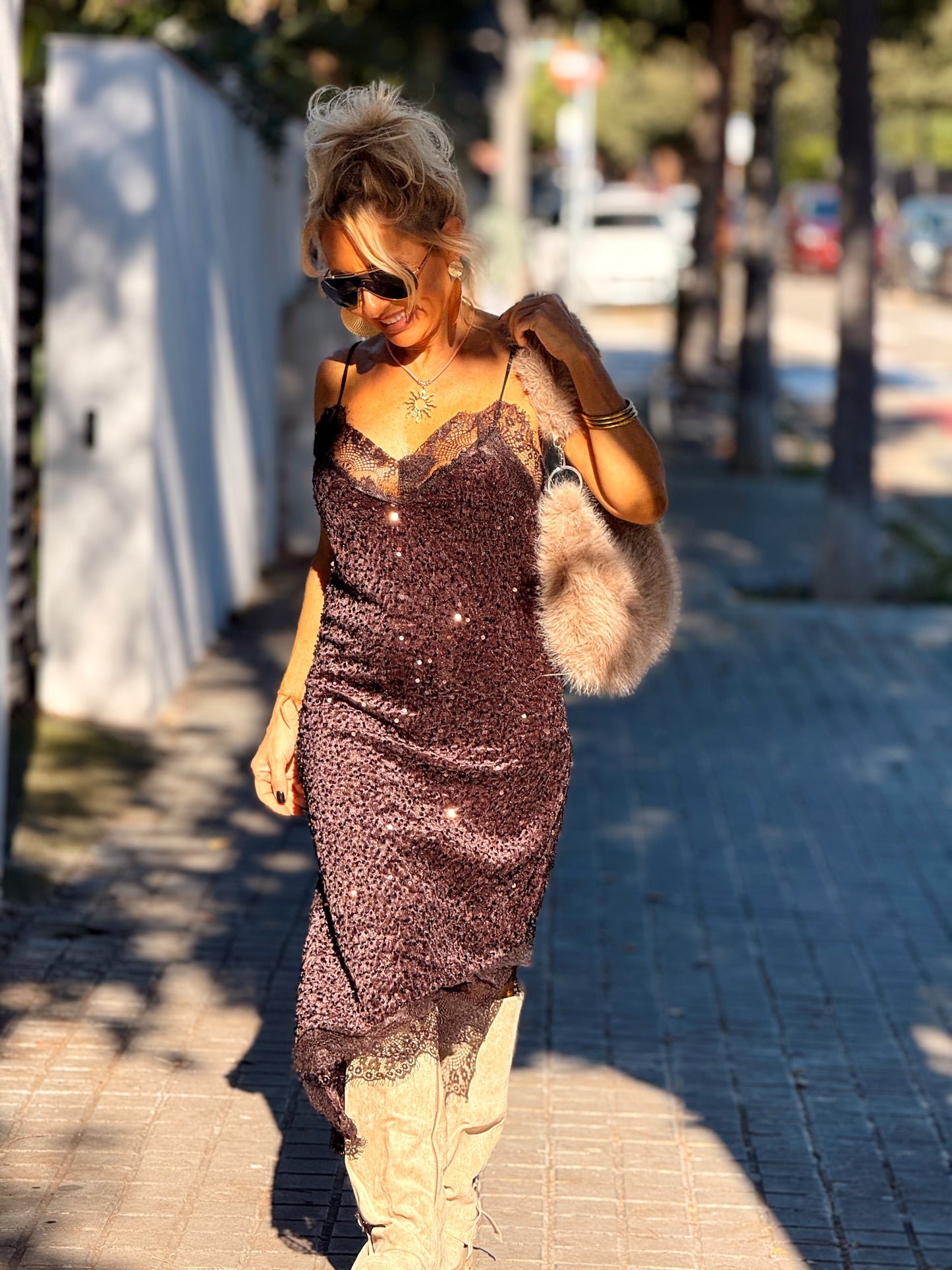 VESTIDO LENTEJUELAS MARRÓN