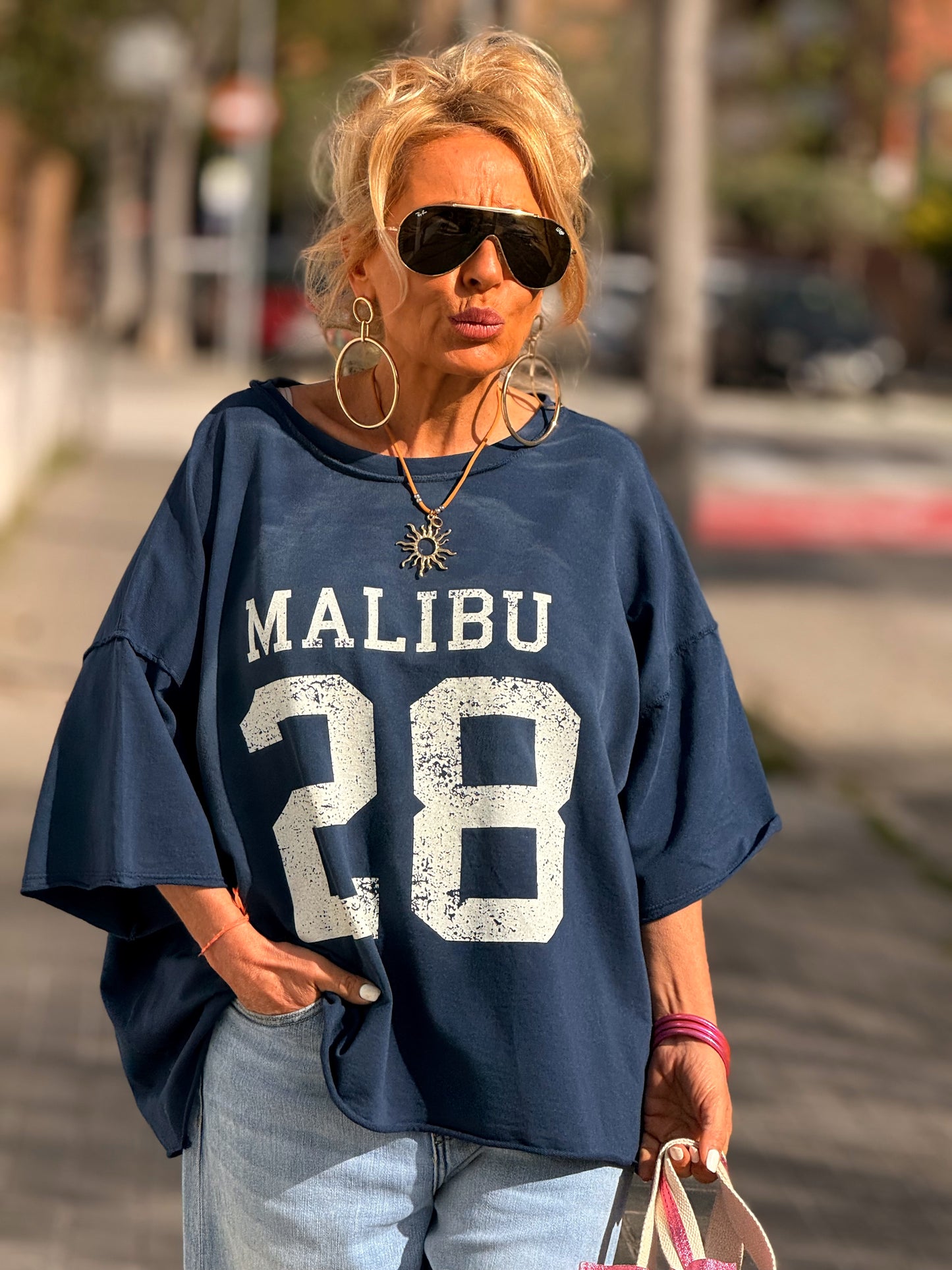 CAMISETA SUPER OVERSIZE DESGASTADA MALIBU MULTICOLOR
