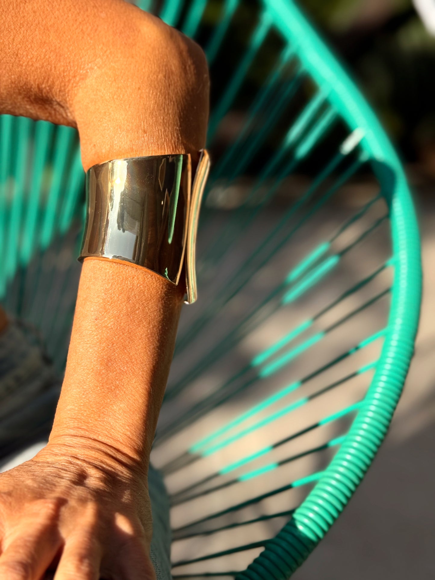 PULSERA LARGA DORADA