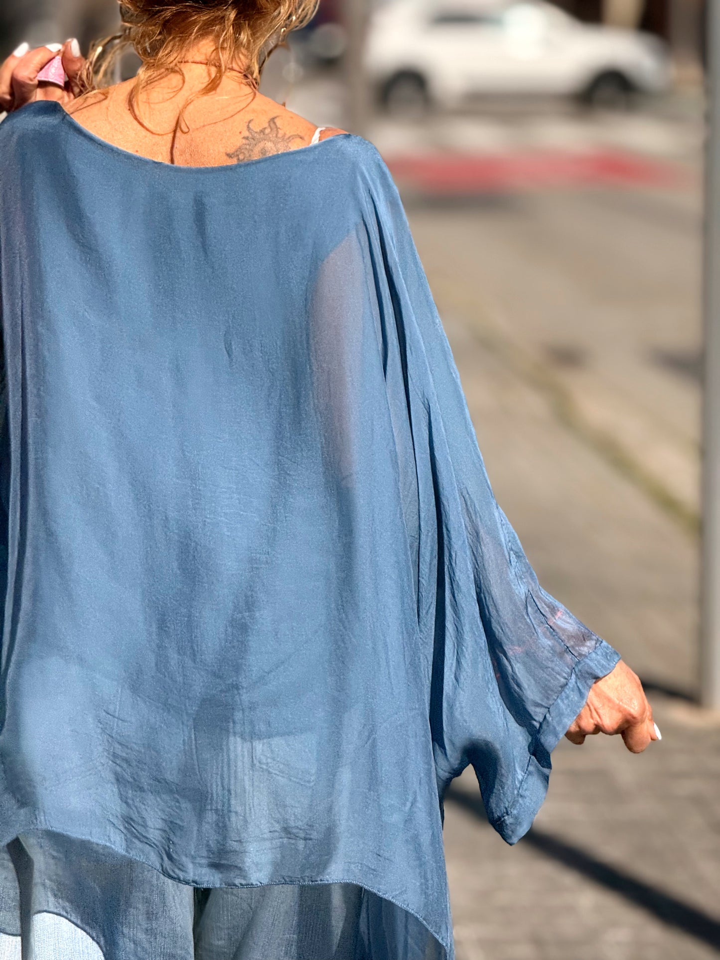 BLUSA CON TOP OVERSIZE ASIMÉTRICA NOA MULTICOLOR