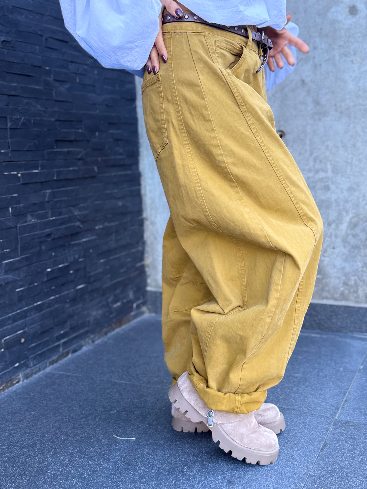 PANTALON CON CINTURÓN ANGELA MULTICOLOR