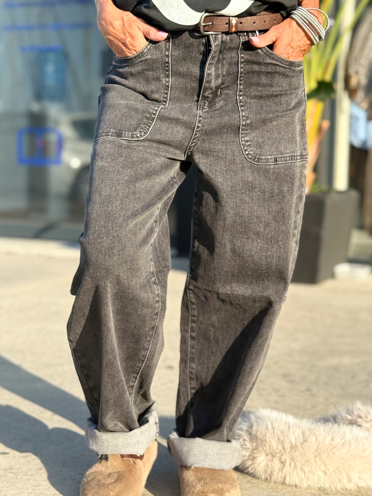 JEANS VAQUEROS CON CINTURÓN JUAN GRIS