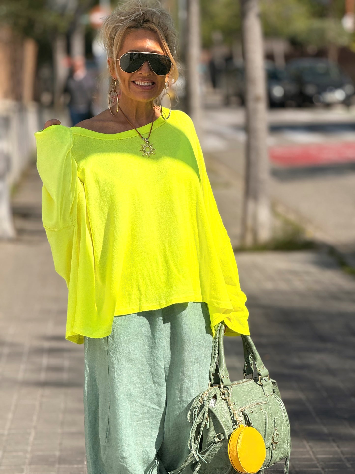 CAMISETA SUPER OVERSIZE SHILA NÉON MULTICOLOR