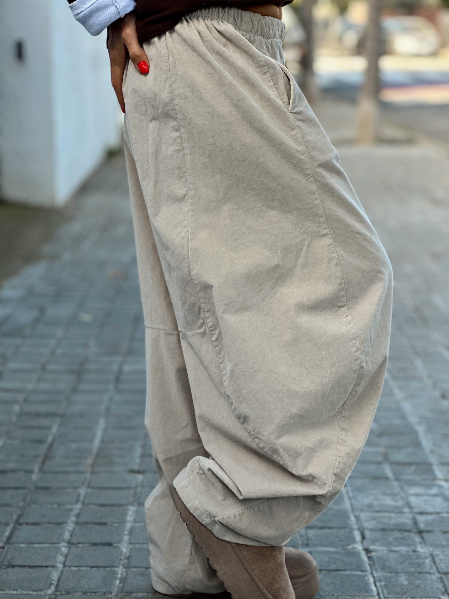 PANTALÓN OVERSIZE TERCIOPELO MATIAS BEIGE