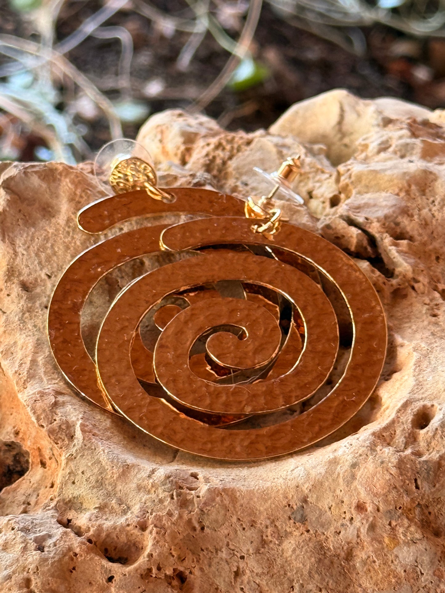 PENDIENTES CARACOL DORADO