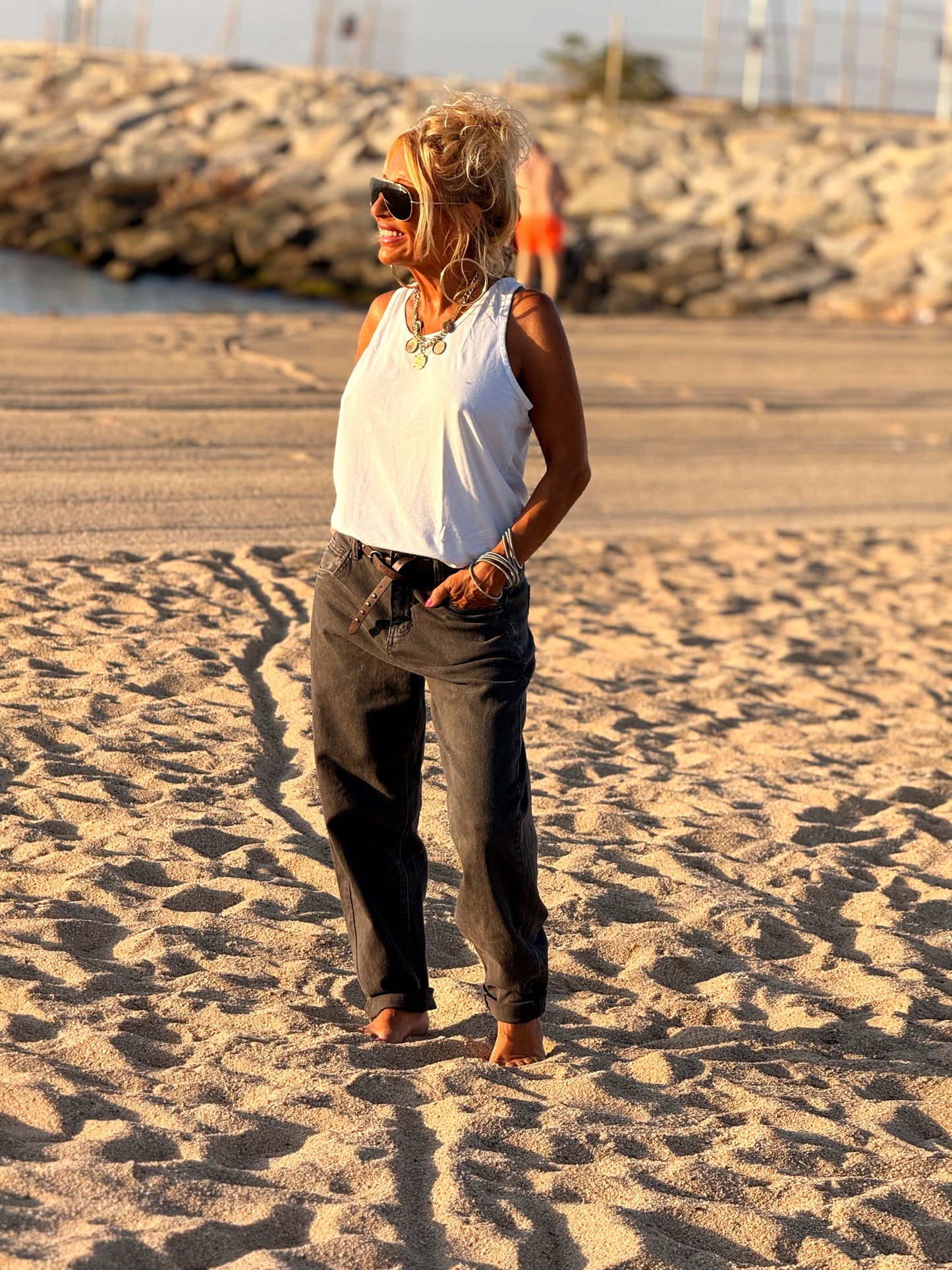 JEANS CON CINTURÓN 825158JC GRIS OSCURO