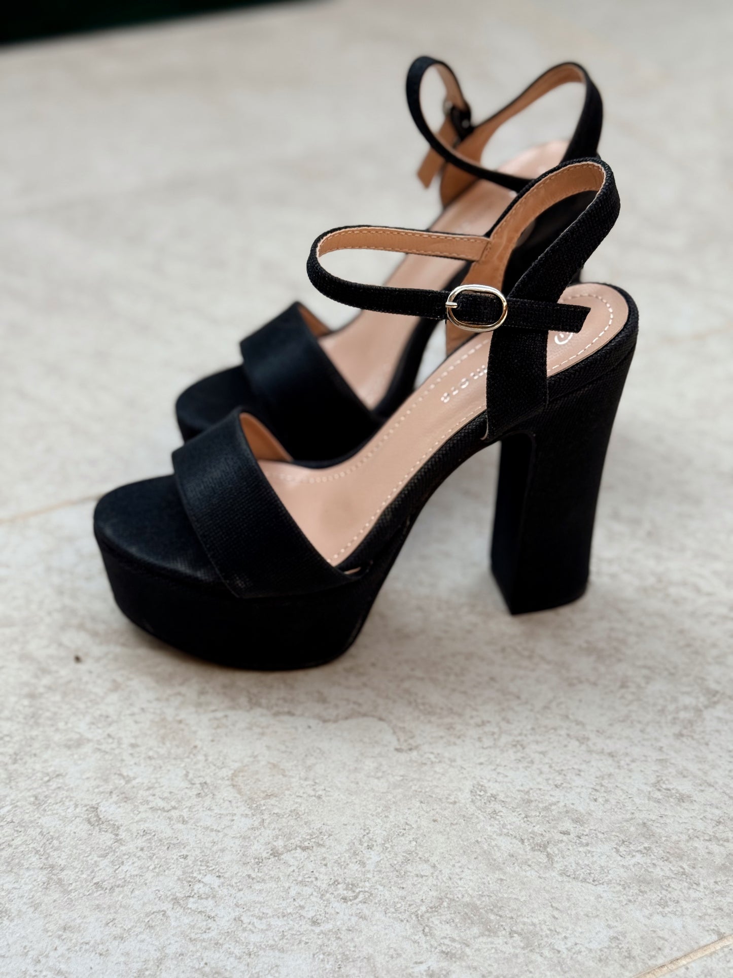 ZAPATOS DE TACONES PARIS NEGRO BRILLANTE