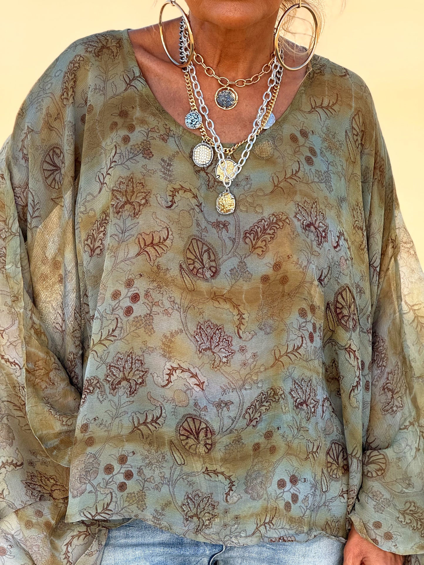 BLUSA-CAPA ESTAMPADO CREPE DE SEDA INDY MULTICOLOR