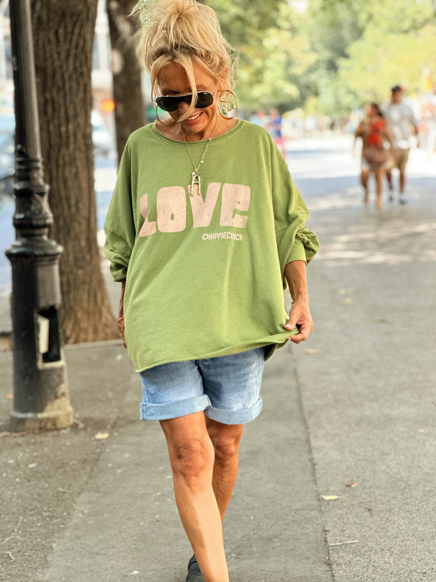 SUDADERA OVERSIZE LOVE OLIVA