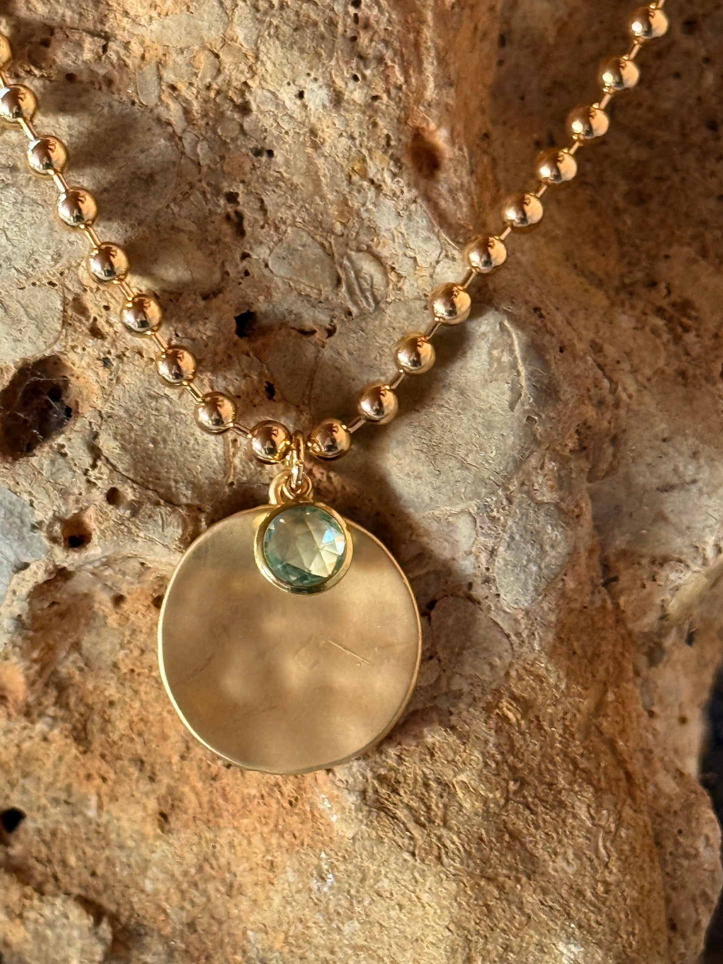 COLLAR LIBERTY CON BRILLANTE MULTICOLOR