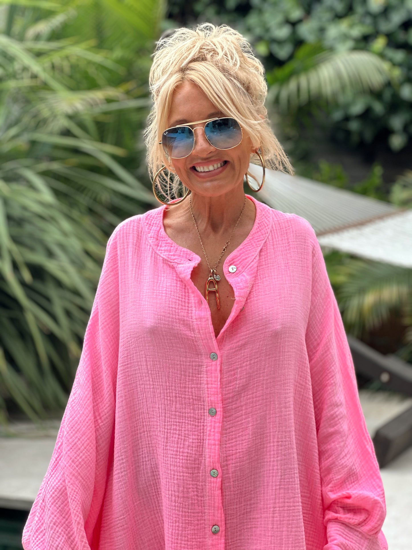 CAMISA OVERSIZE PANAL ROSA NEON