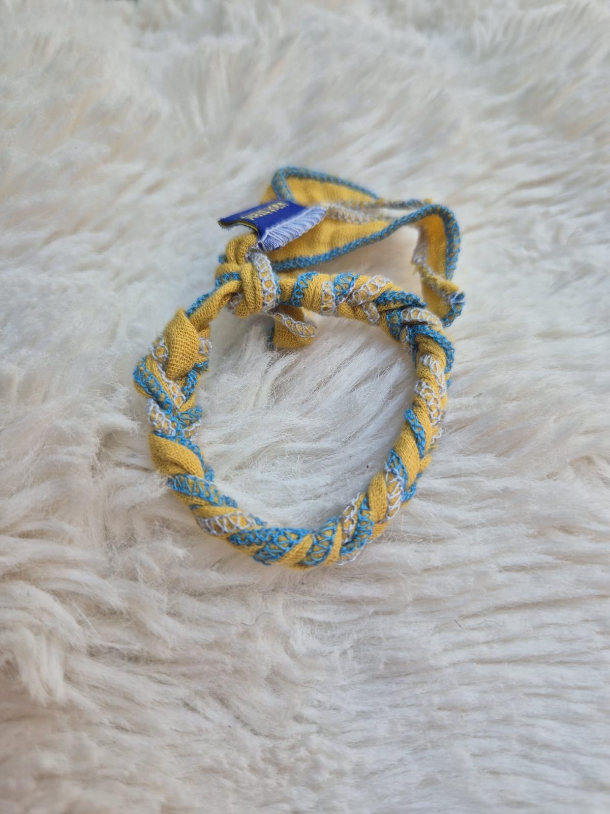 PULSERA ENTRELAZADA
