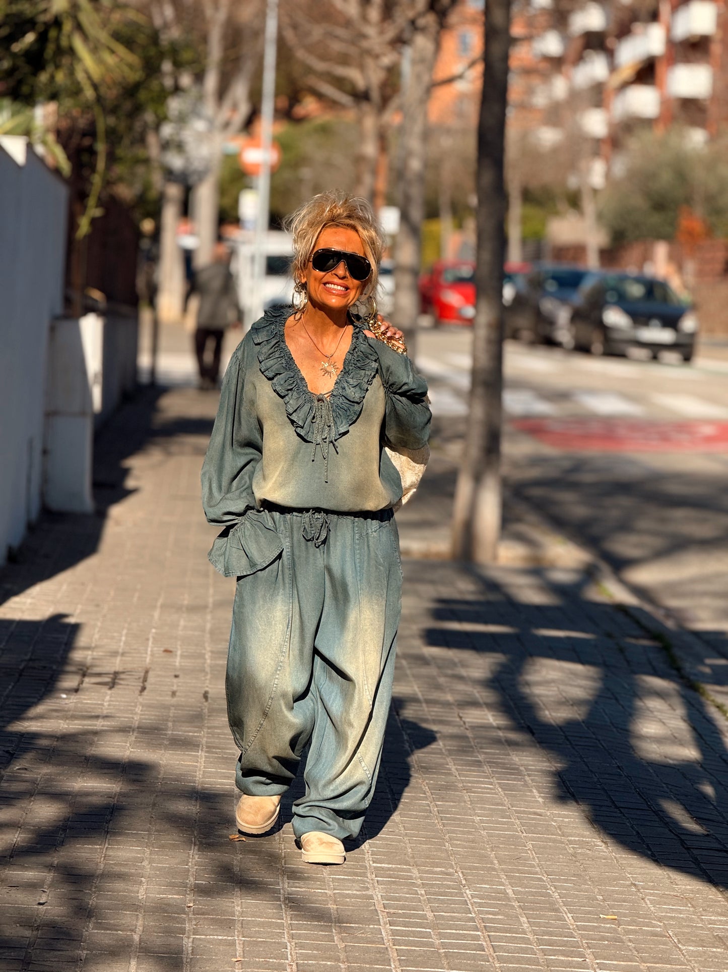 BLUSA VAQUEROS VOLANTE MULTICOLOR