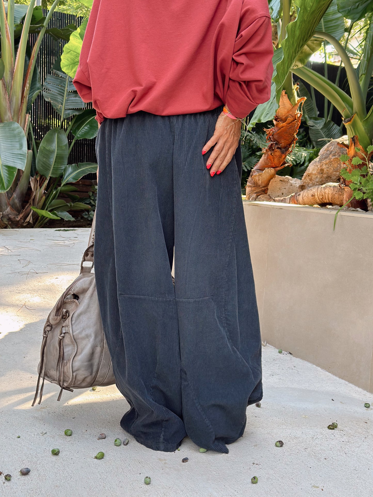 PANTALON  DE PANA OVERSIZE FIONA NEGRO