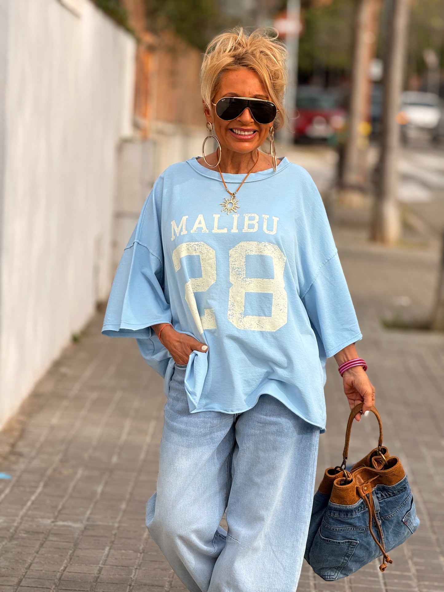 CAMISETA SUPER OVERSIZE DESGASTADA MALIBU MULTICOLOR