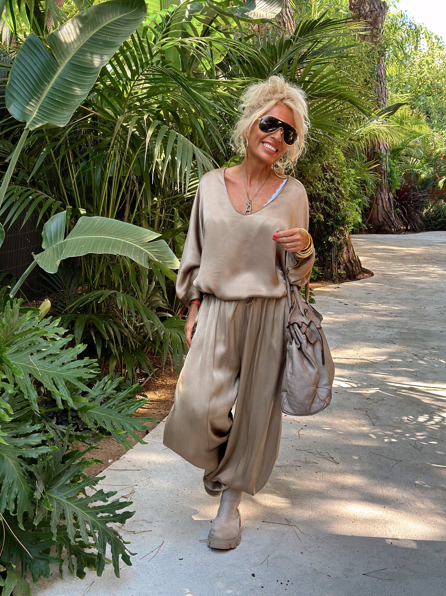 PANTALON LARGO BAGGY AVA DORADO