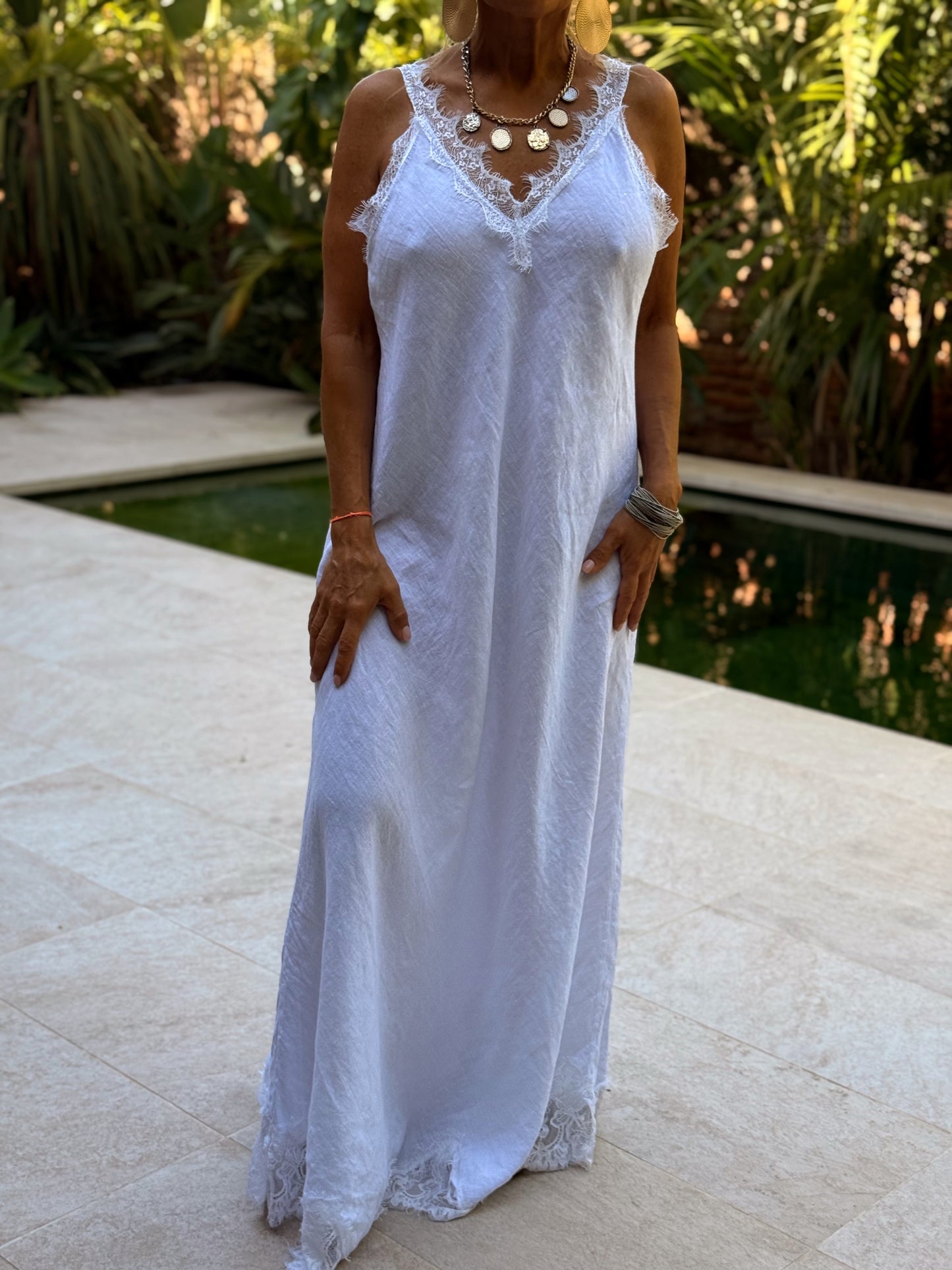 VESTIDO LINO CON ENCAJE BLANCO