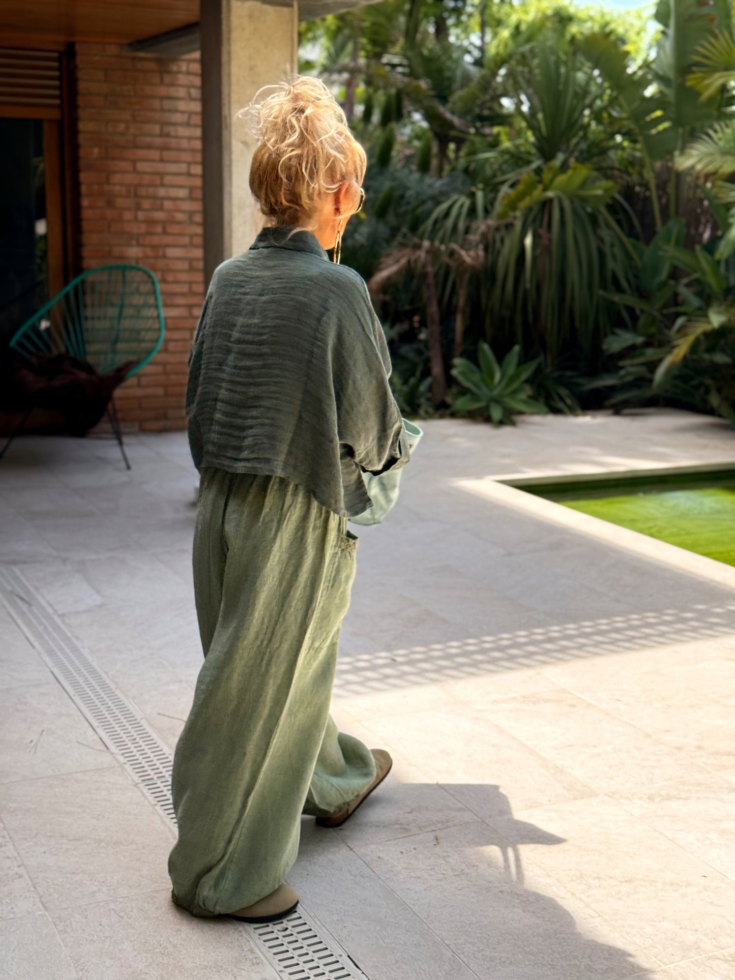 PANTALON OVERSIZE CON ENCAJE MULTICOLOR