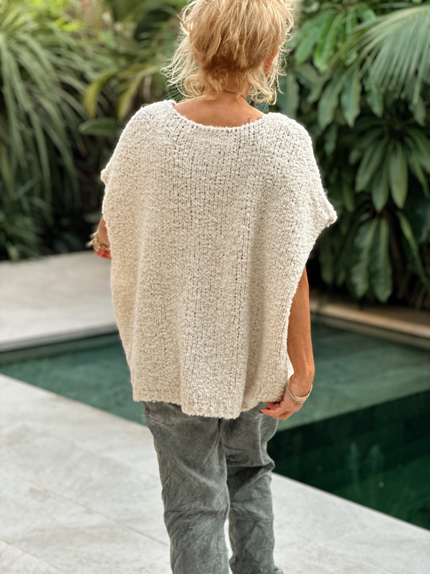 CHALECO DE PUNTO OVERSIZE BEIGE