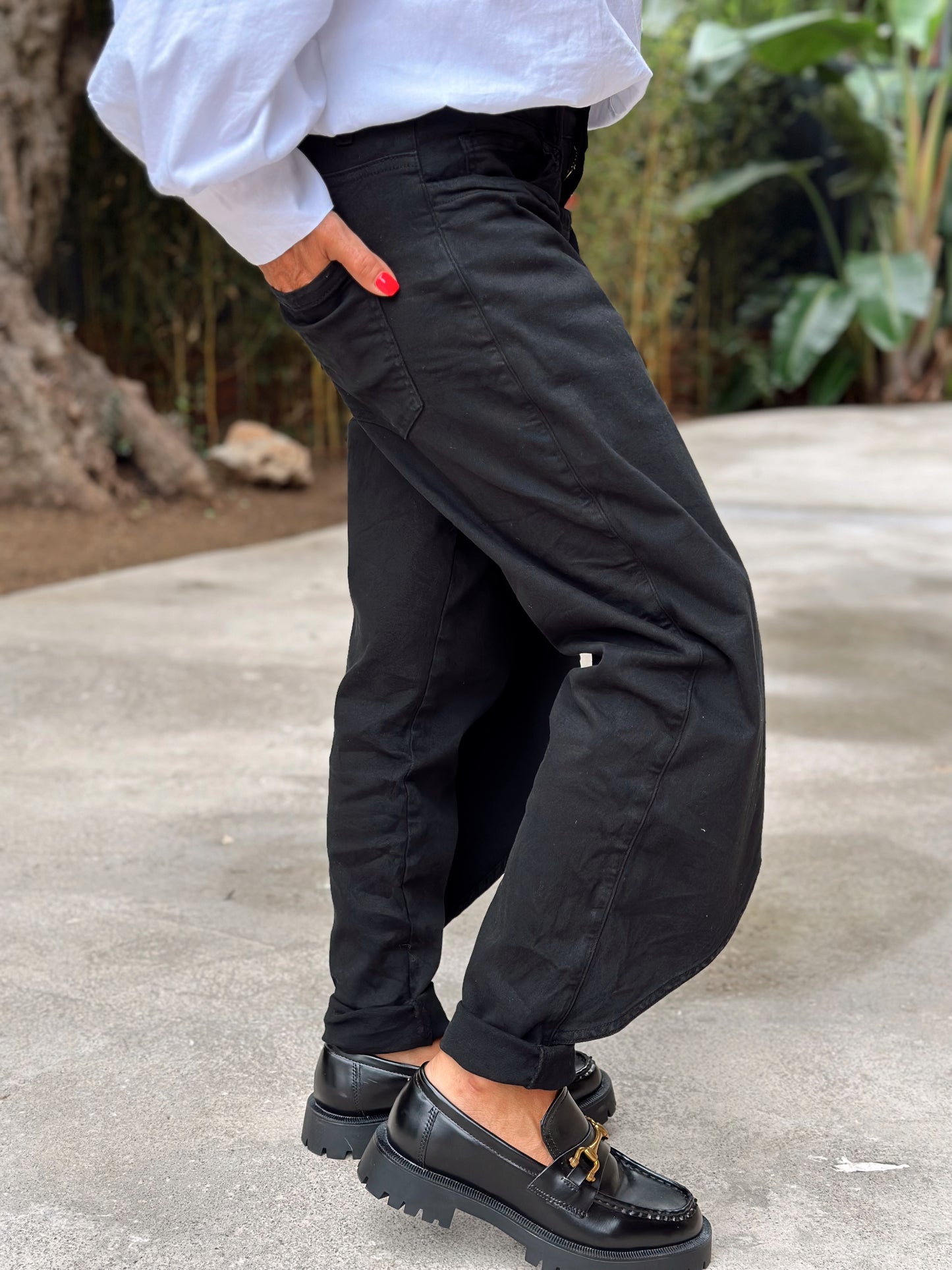 PANTALON DELANTAL NEGRO