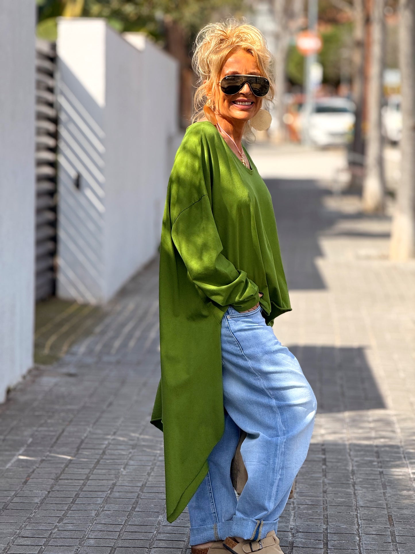 CAMISETA OVERSIZE ASIMÉTRICA MULTICOLOR