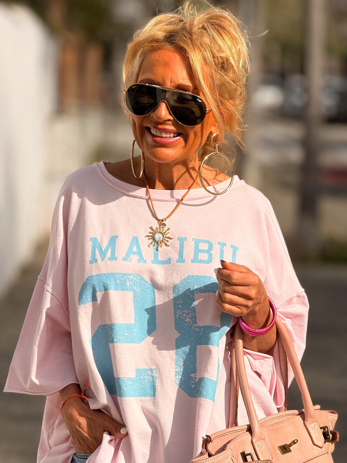 CAMISETA SUPER OVERSIZE DESGASTADA MALIBU MULTICOLOR
