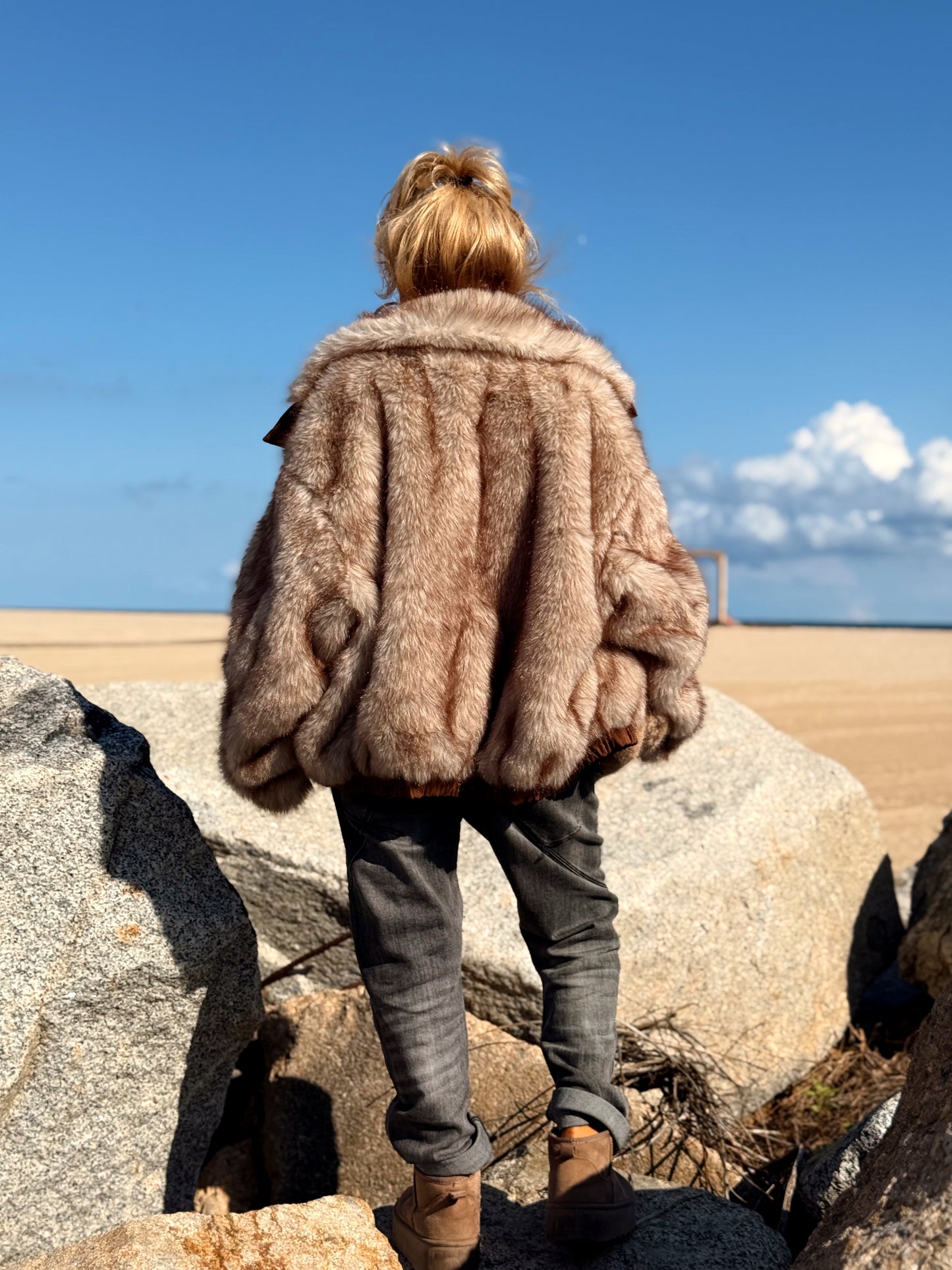 CHAQUETA GAMUZA DE PELO SINTÉTICO REVERSIBLE MARRON