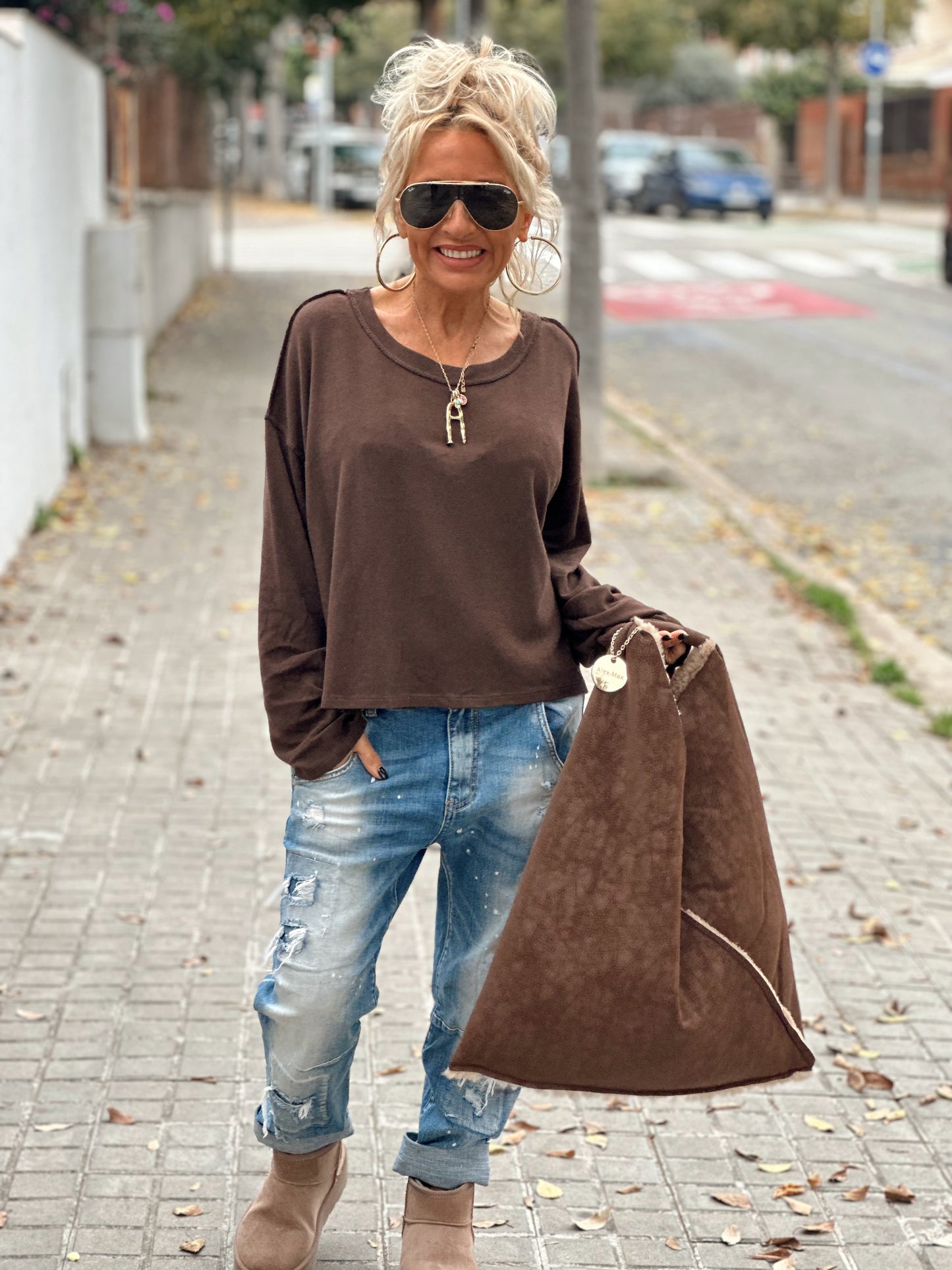 CAMISETA OVERSIZE SHILA MARRON