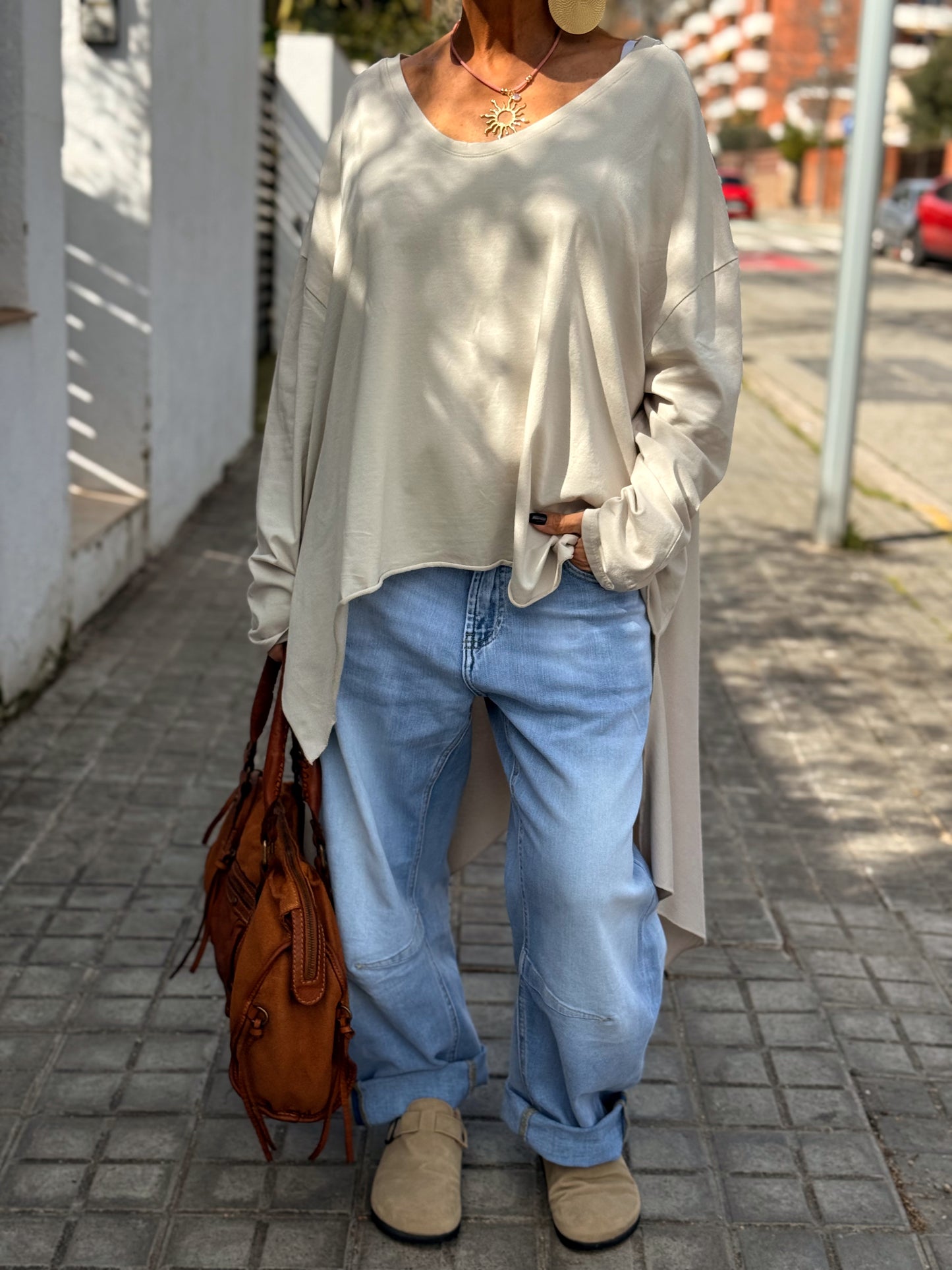 CAMISETA OVERSIZE ASIMÉTRICA MULTICOLOR