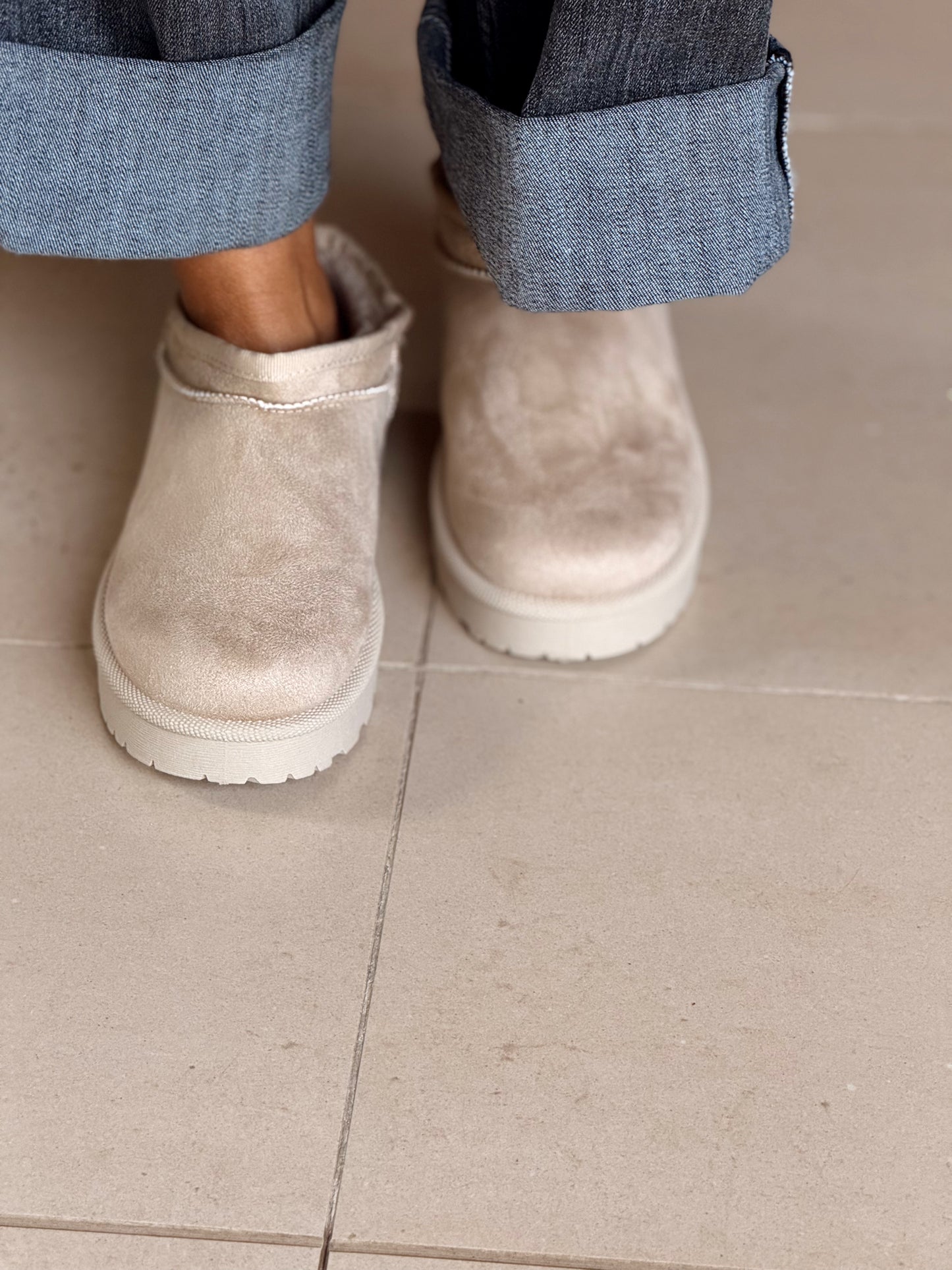 BOTAS MINI UGHY CRUDO