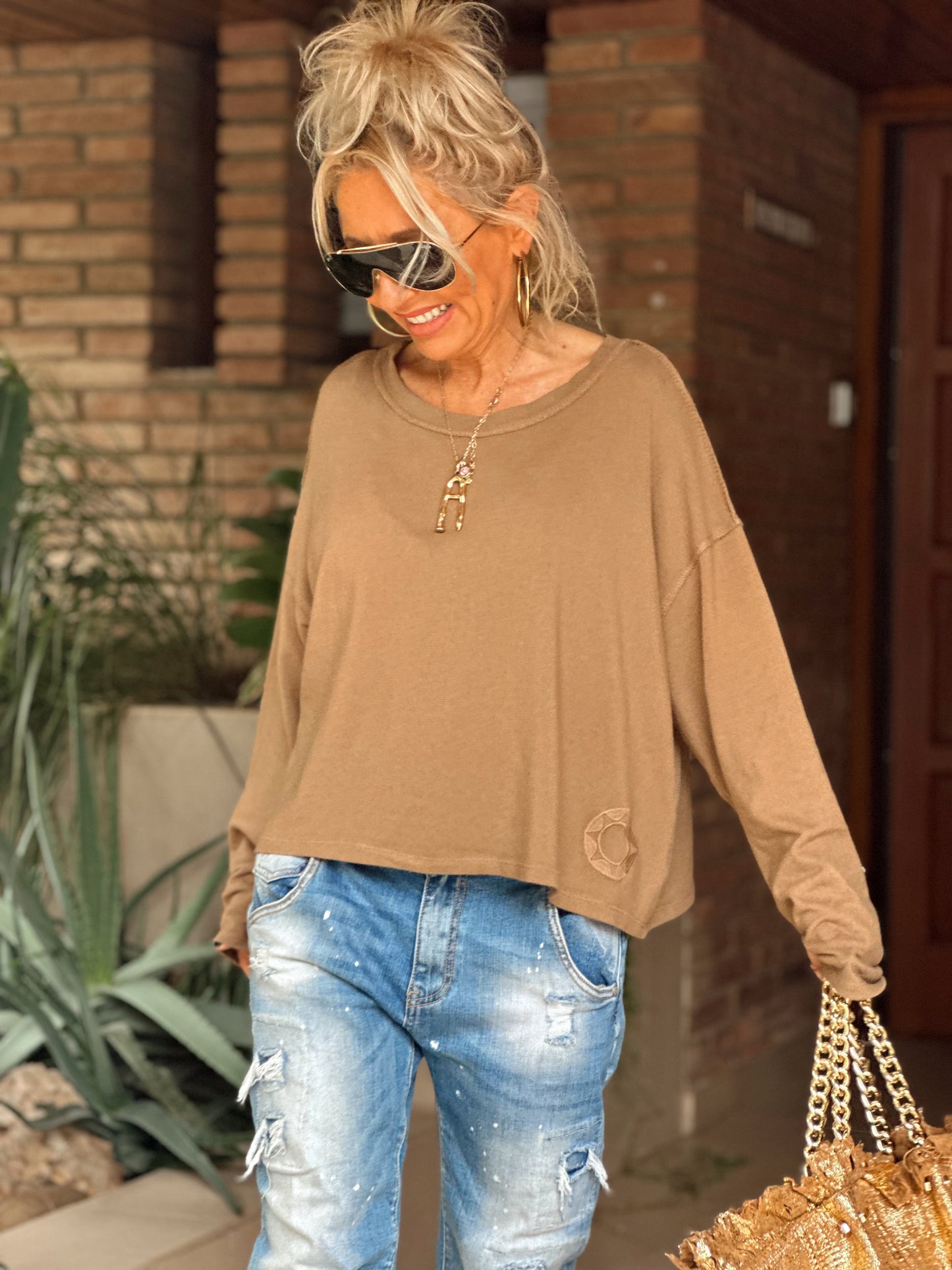 CAMISETA OVERSIZE SHILA CAMEL