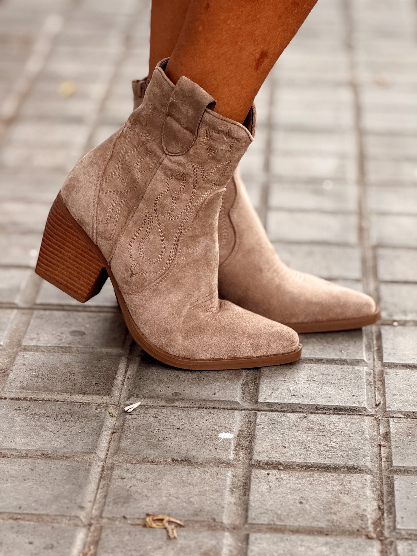 BOTAS CORTA COWBOW BEIGE