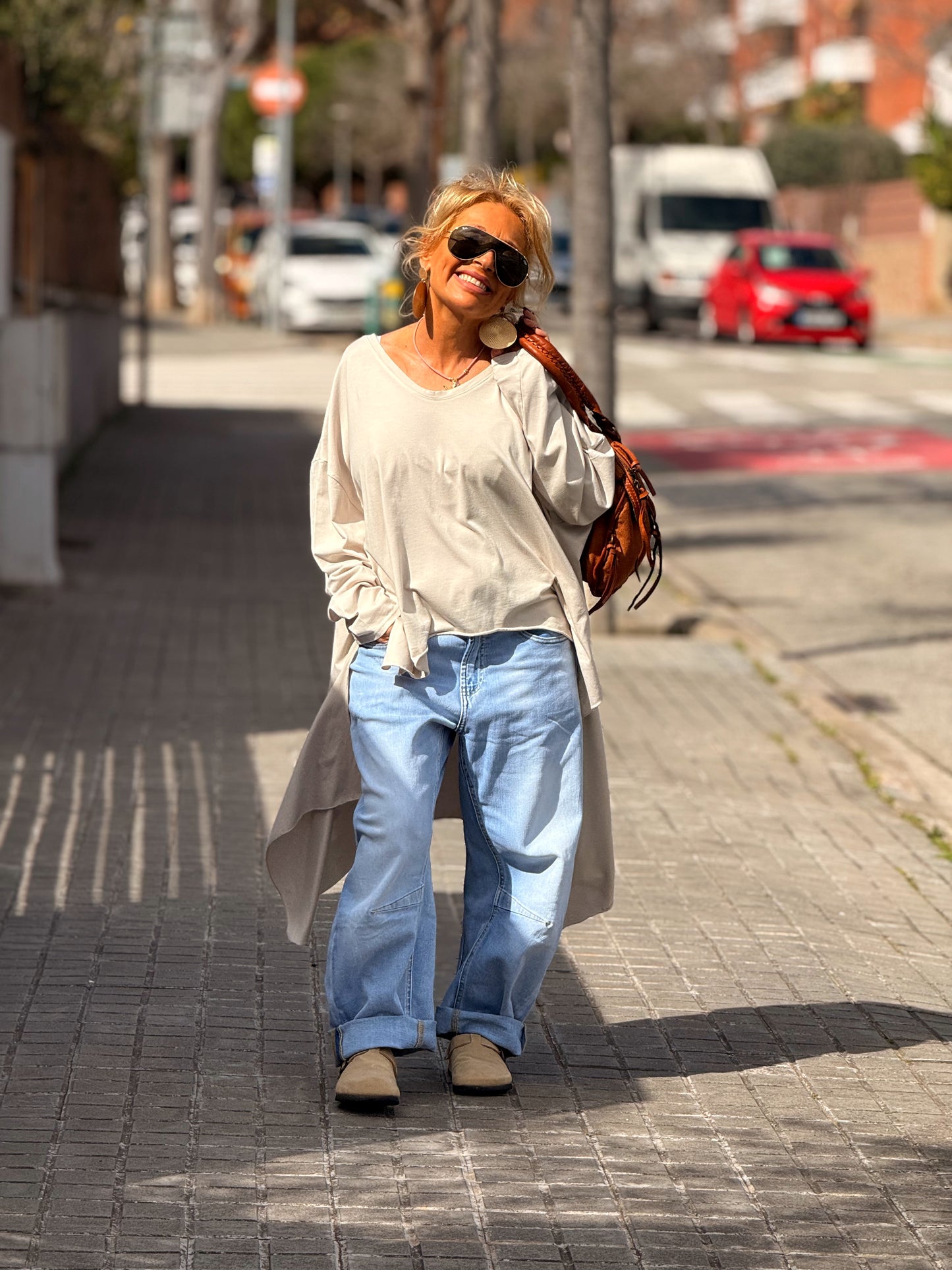 CAMISETA OVERSIZE ASIMÉTRICA MULTICOLOR