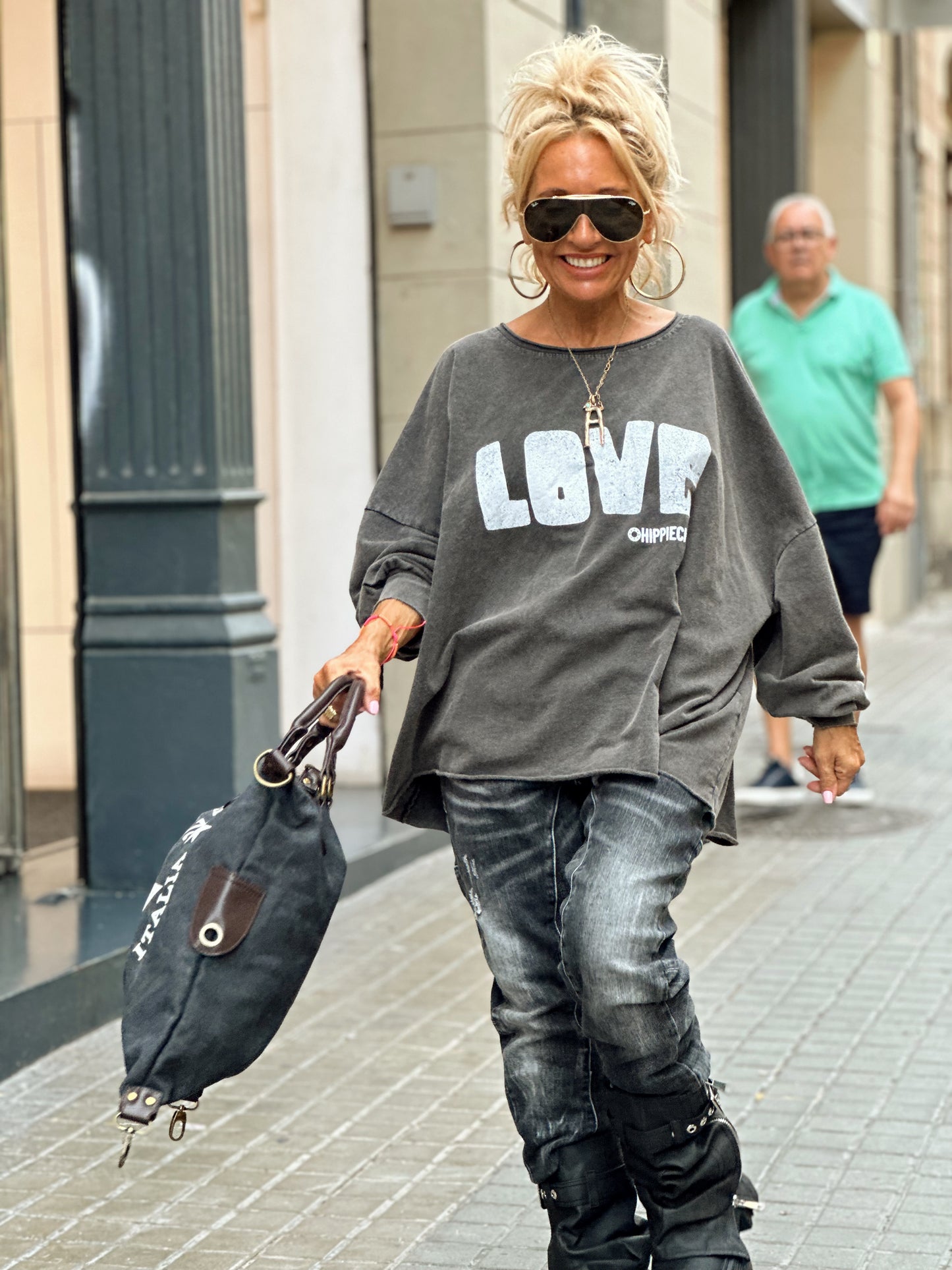 SUDADERA OVERSIZE LOVE GRIS ANTRACITA