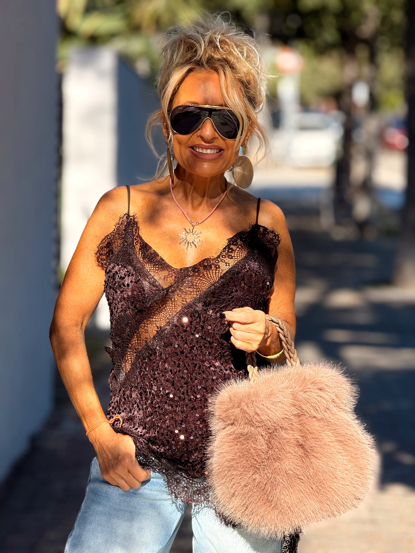 TOP LENTEJUELAS ASIMÉTRICA MARRÓN