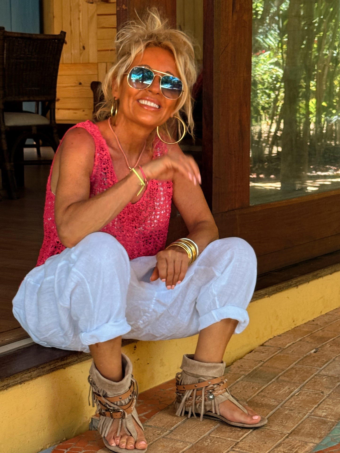 TOP AGUJEROS LUISA FUCSIA