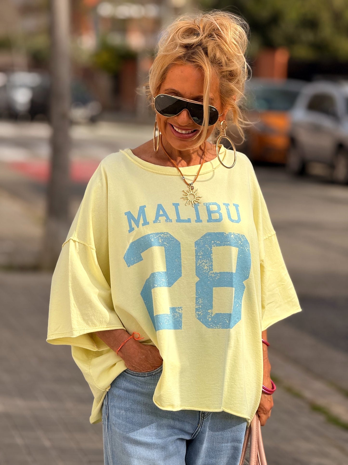 CAMISETA SUPER OVERSIZE DESGASTADA MALIBU MULTICOLOR