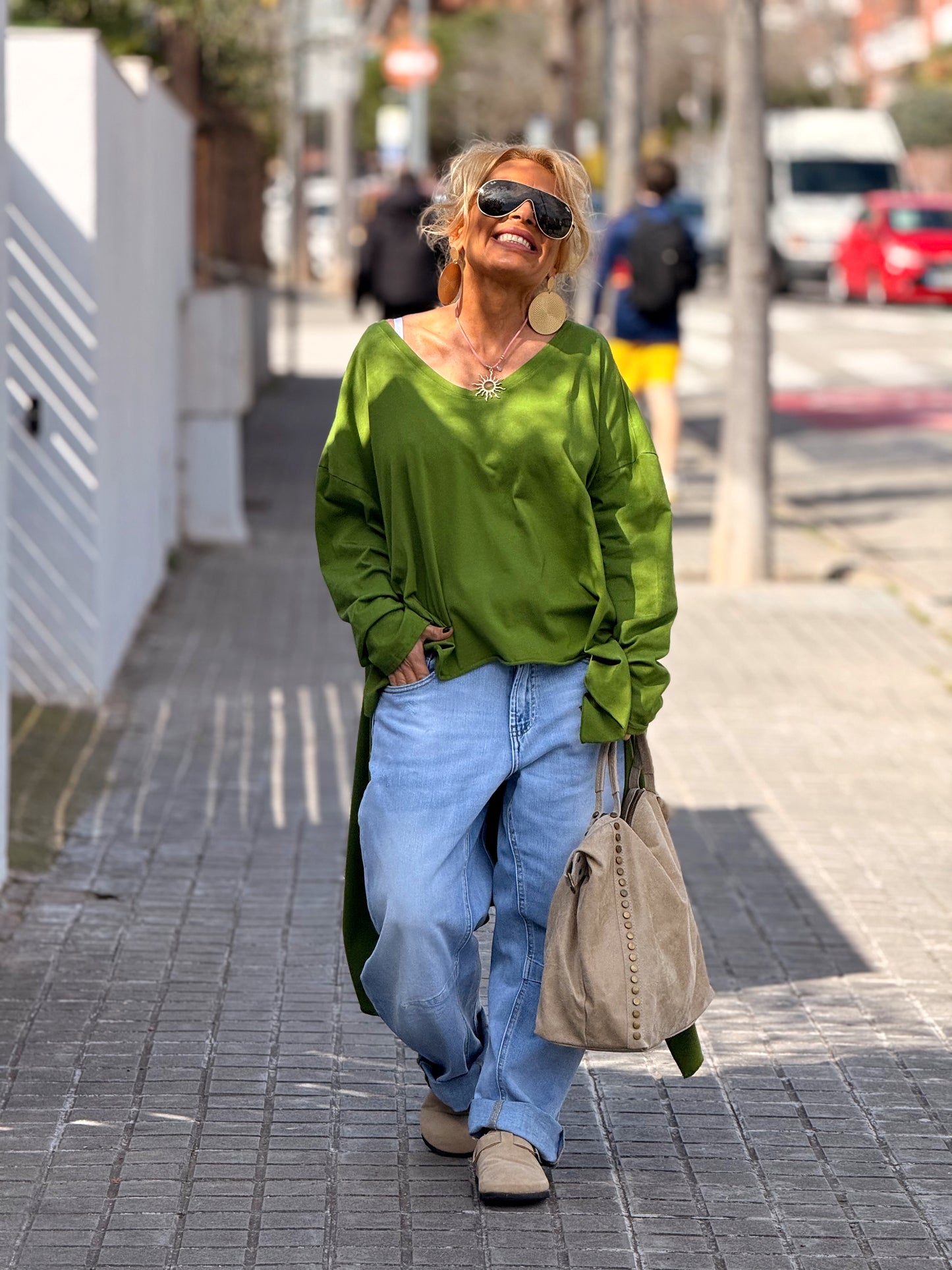 CAMISETA OVERSIZE ASIMÉTRICA MULTICOLOR