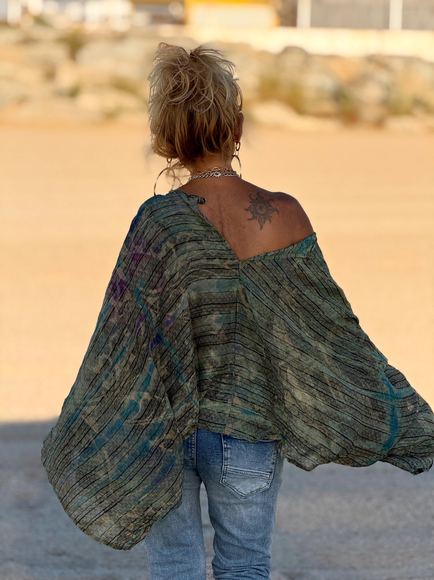 BLUSA-CAPA ESTAMPADO CREPE DE SEDA INDY MULTICOLOR